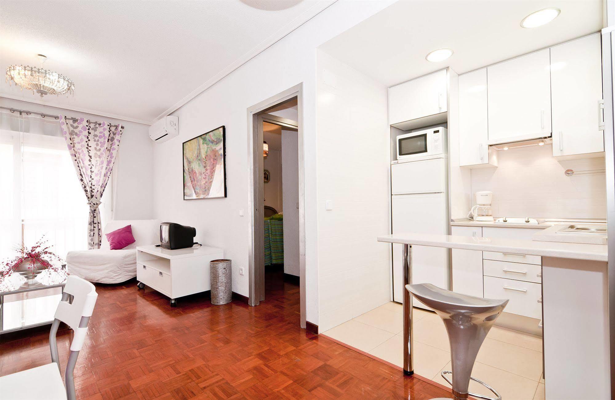 Apartamentos Aqui Me Quedo Madrid Eksteriør bilde