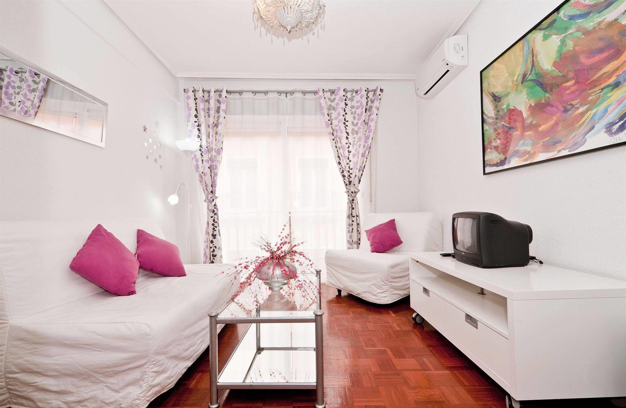 Apartamentos Aqui Me Quedo Madrid Eksteriør bilde
