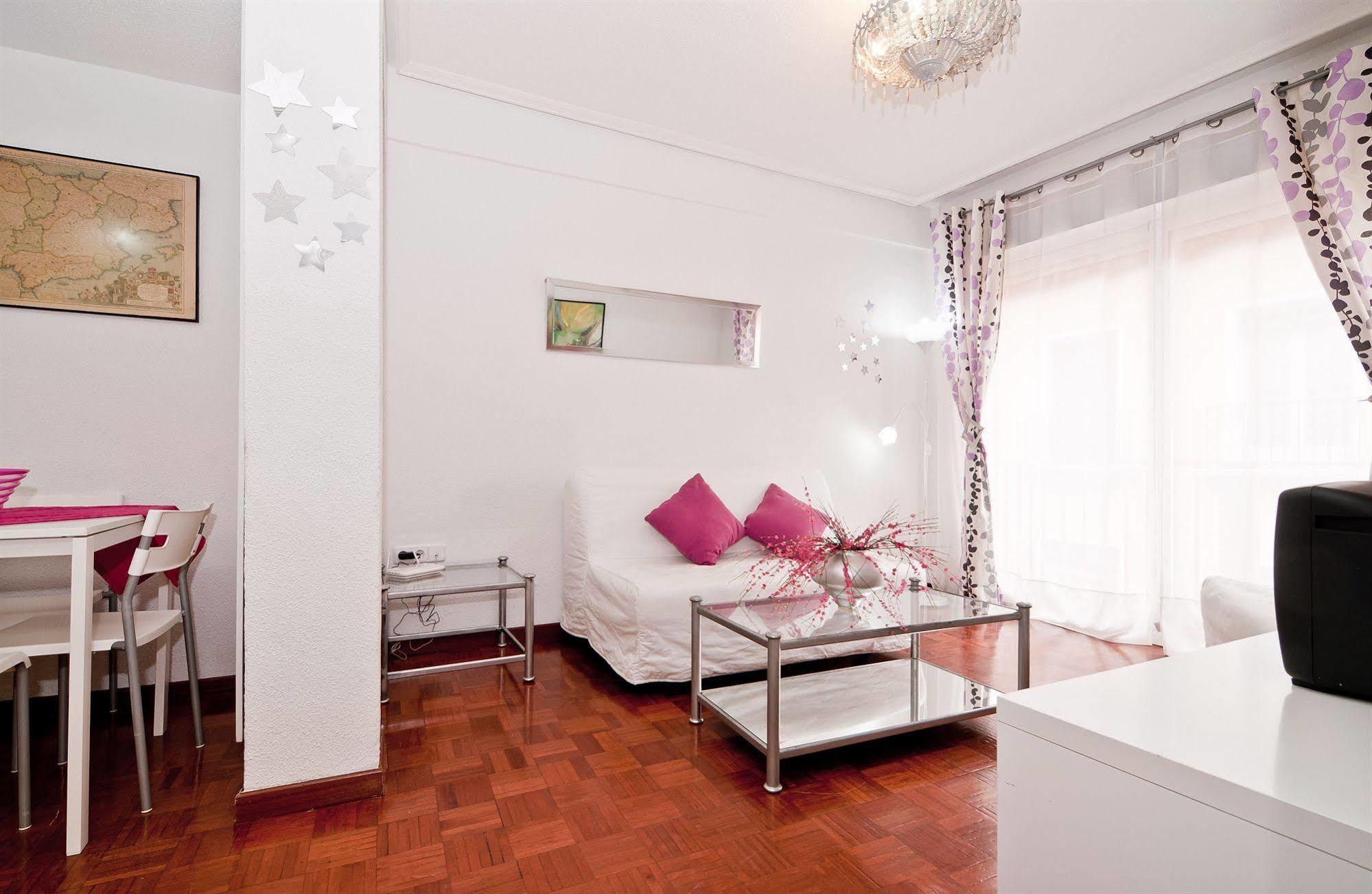 Apartamentos Aqui Me Quedo Madrid Eksteriør bilde