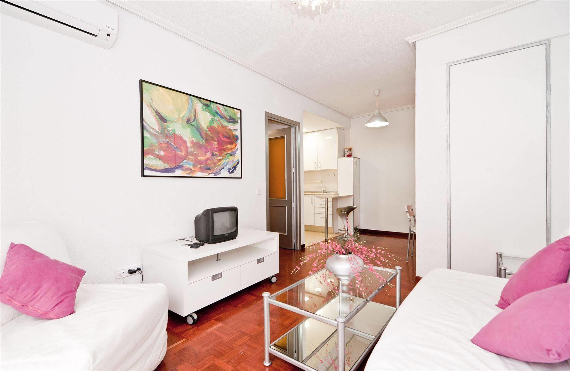 Apartamentos Aqui Me Quedo Madrid Eksteriør bilde
