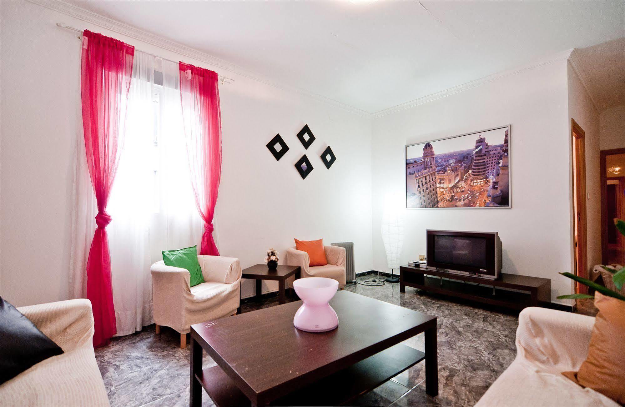 Apartamentos Aqui Me Quedo Madrid Eksteriør bilde