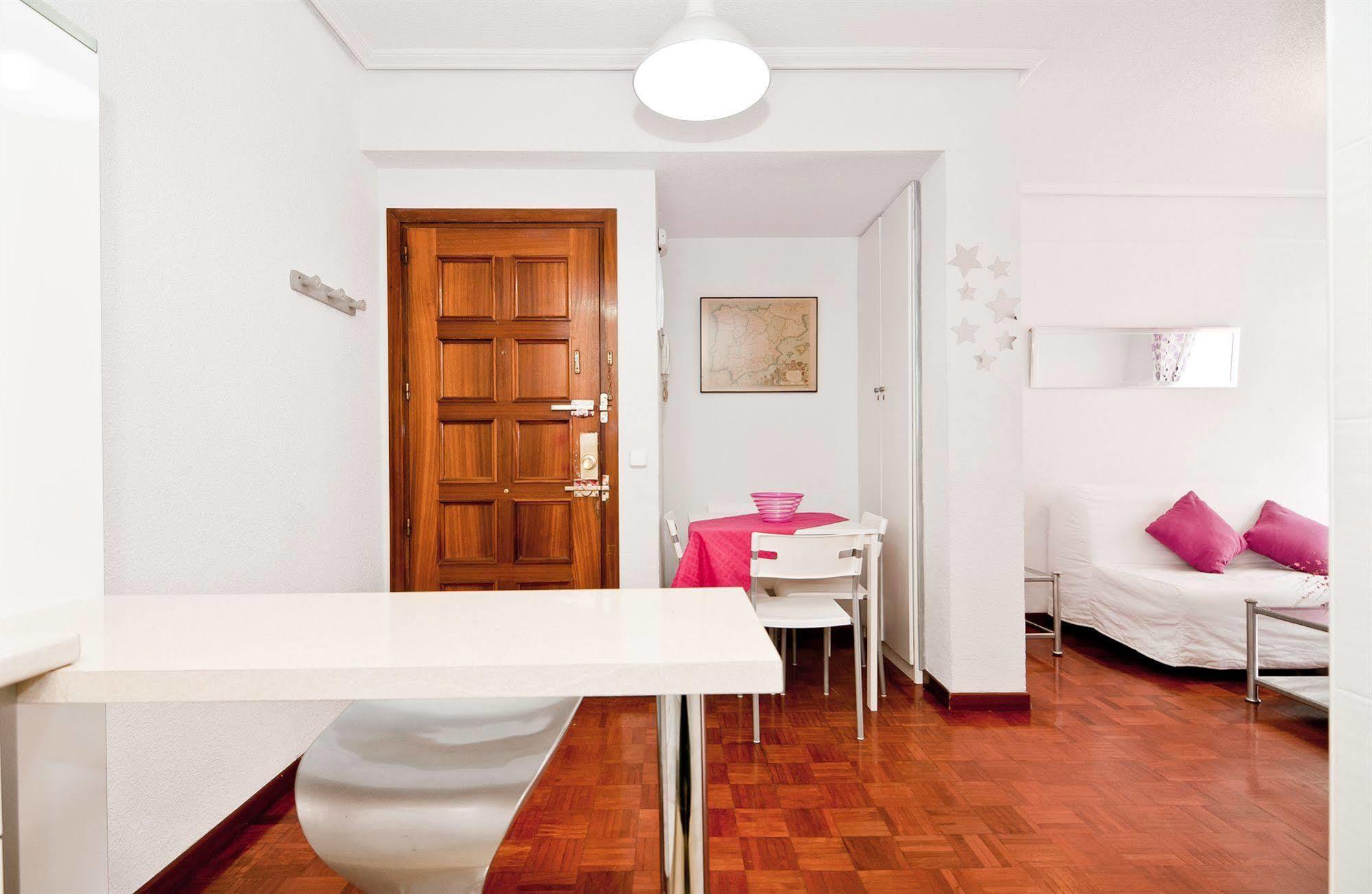 Apartamentos Aqui Me Quedo Madrid Eksteriør bilde
