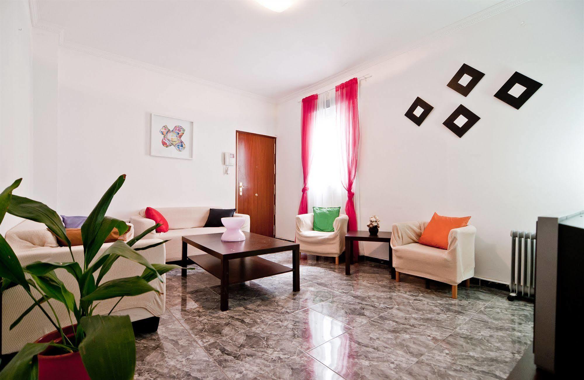 Apartamentos Aqui Me Quedo Madrid Eksteriør bilde