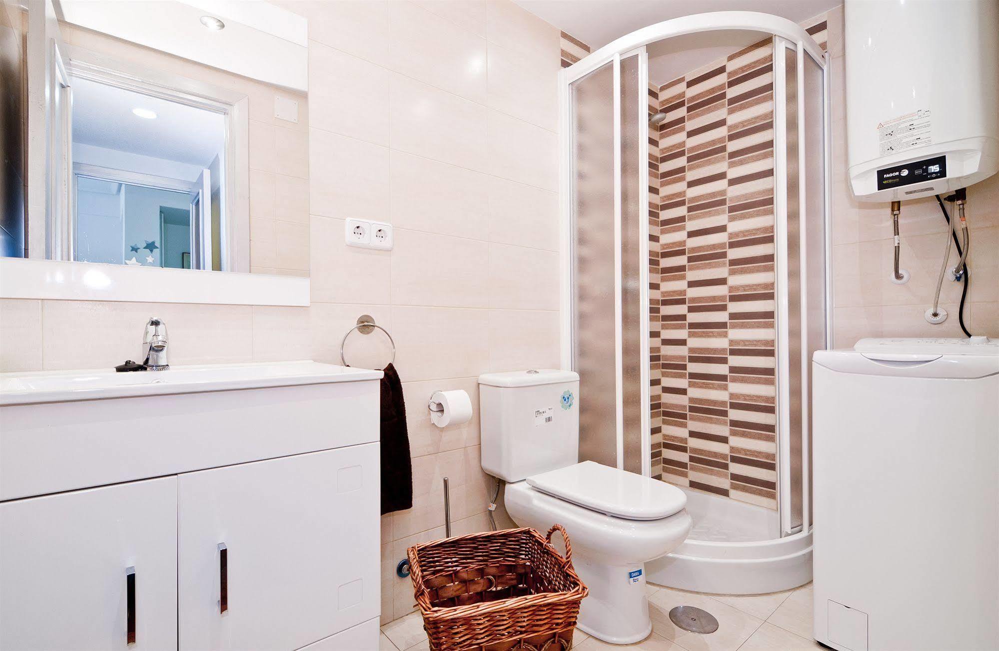 Apartamentos Aqui Me Quedo Madrid Eksteriør bilde